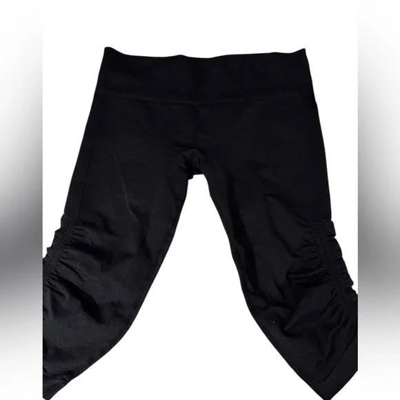 LULULEMON Ebb To Street Crop 21"
Black - Picture 2 of 6